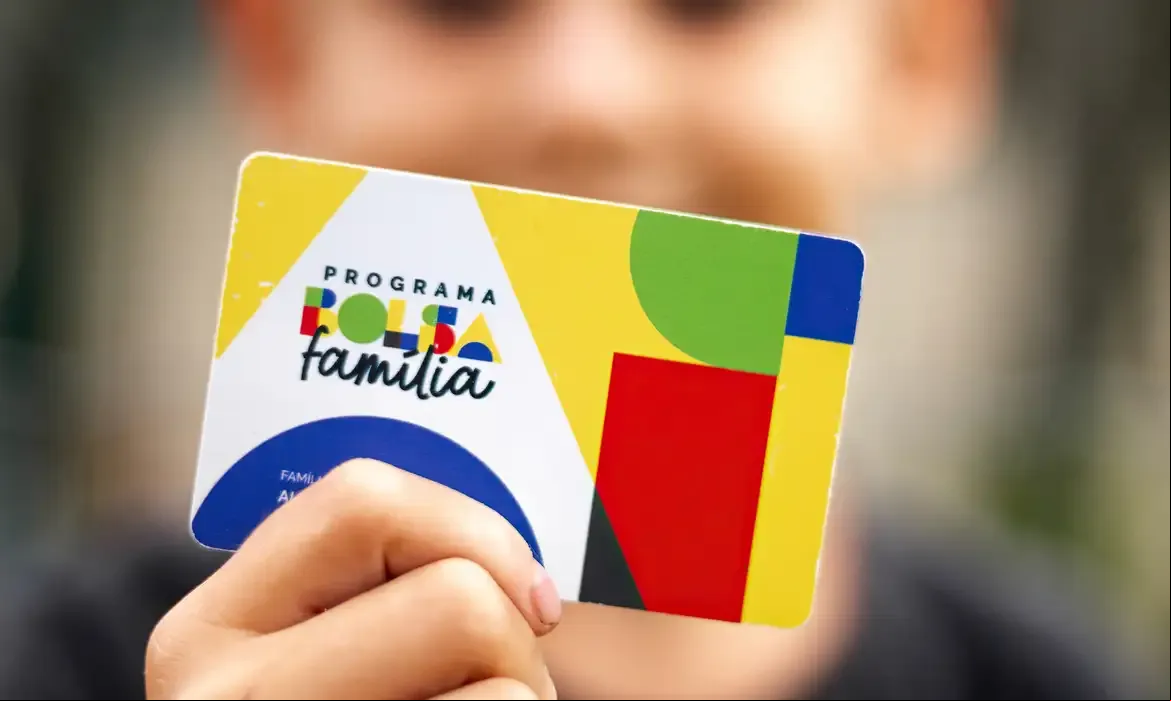 Capa Caixa começa a pagar Bolsa Família de abril