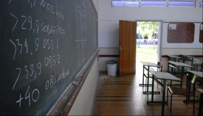 Capa Alunos da rede estadual poderão avançar de ano com até quatro reprovações em 2025
