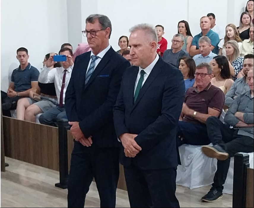 Capa Gelson Miguel Scherer e Moacir Grethe assumem novo mandato em Chapada