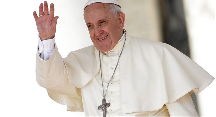 Capa Um mês sem papa Francisco: Leão XIV faz homenagem ao antecessor em audiência geral