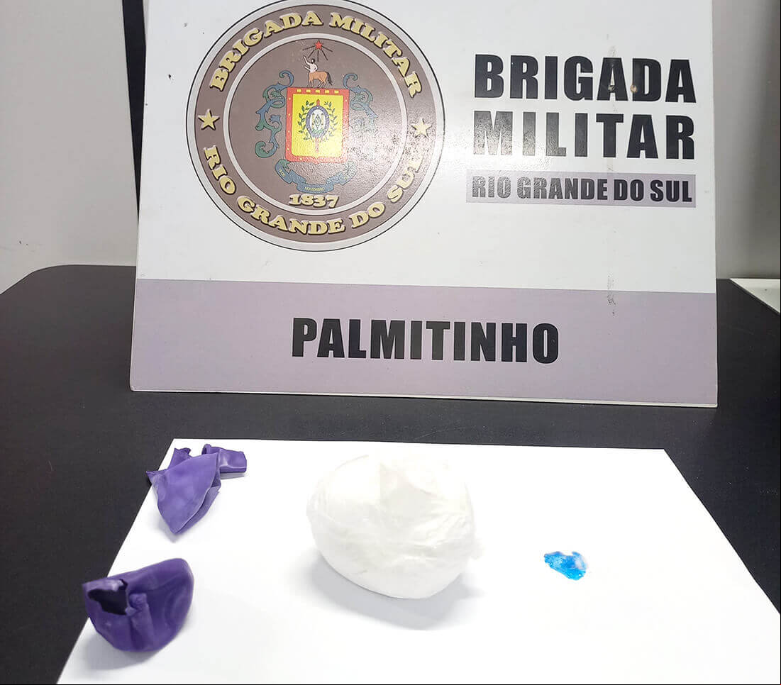 Capa Brigada Militar prende dupla por tráfico de drogas em Palmitinho