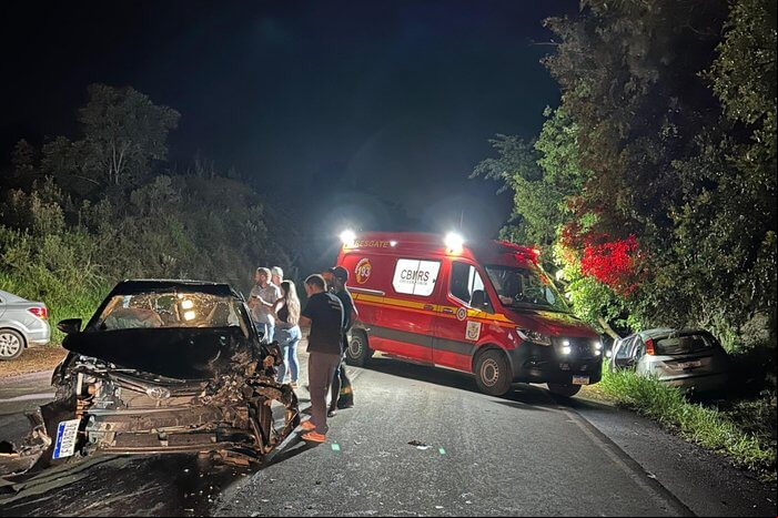 Capa Acidente envolvendo três veículos é registrado na ERS-404 em Sarandi