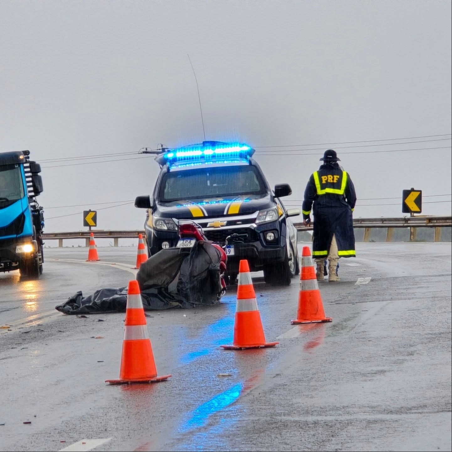 Capa Motociclista morre em acidente envolvendo carro, caminhão e moto na BR-285 entre Carazinho e o Fundo