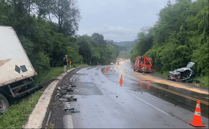Capa Colisão entre carro e caminhão é registrada na BR-386 entre Sarandi e Carazinho